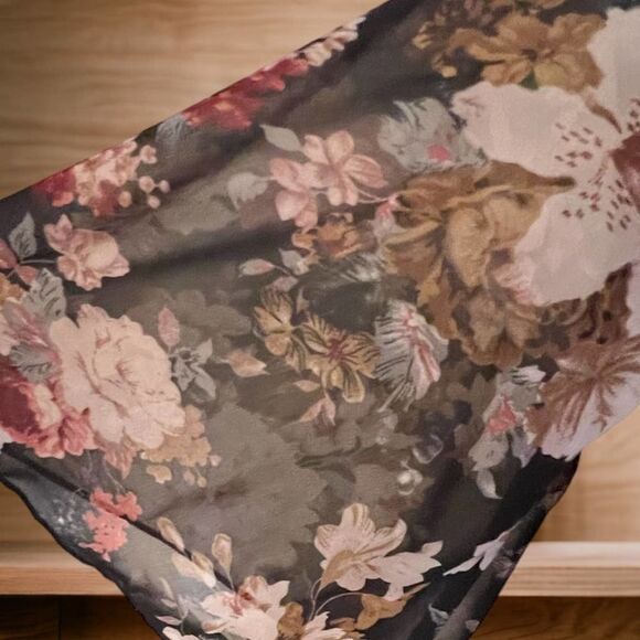 Emery Rose, Medium, Black Top w/ Sheer Flutter Short Sleeve with Roses - Picture 2 of 4